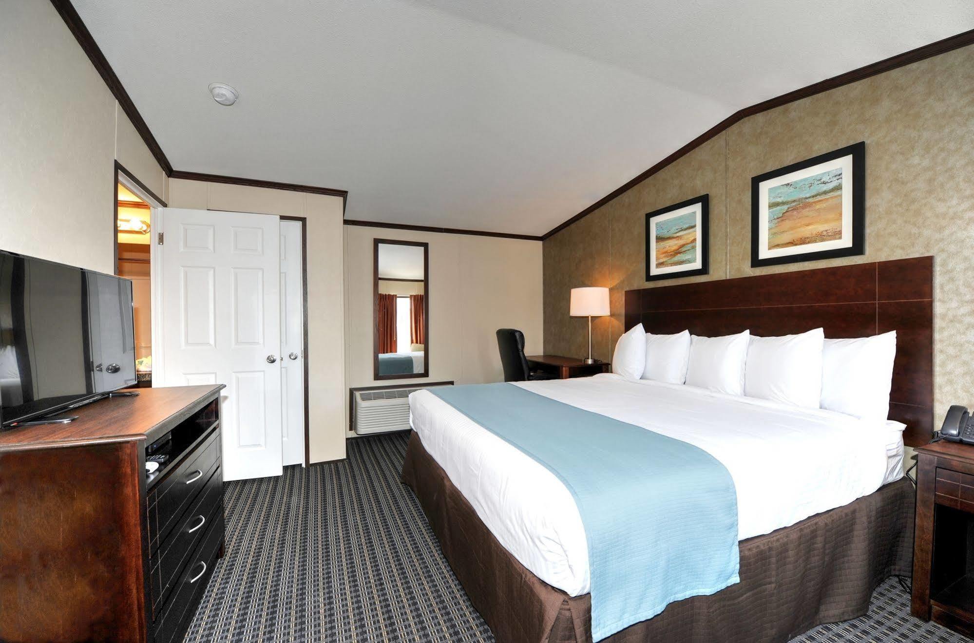 Instalodge Hotel And Suites Karnes City Zewnętrze zdjęcie
