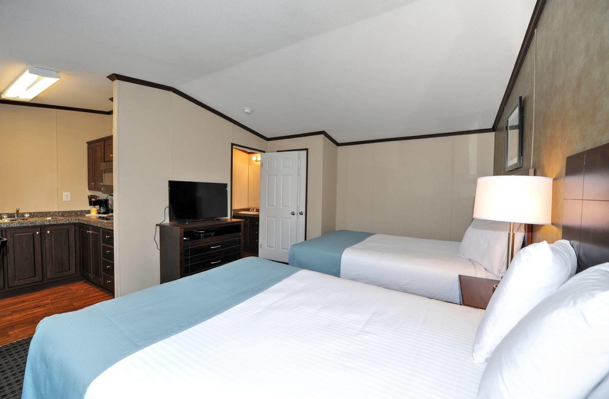 Instalodge Hotel And Suites Karnes City Zewnętrze zdjęcie